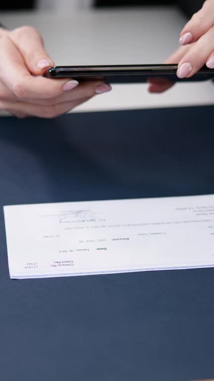 Best Cheque Bounce Lawyer for Dwarka Court Case Guidance